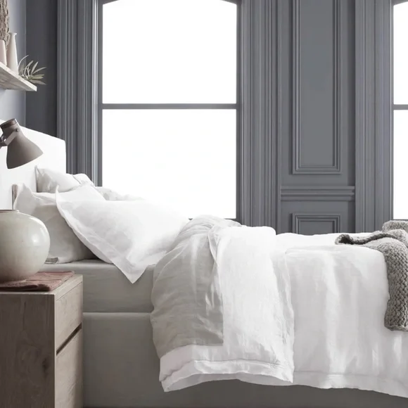 NWT Quince European White Linen Queen Duvet Set with Shams - Picture 3 of 5